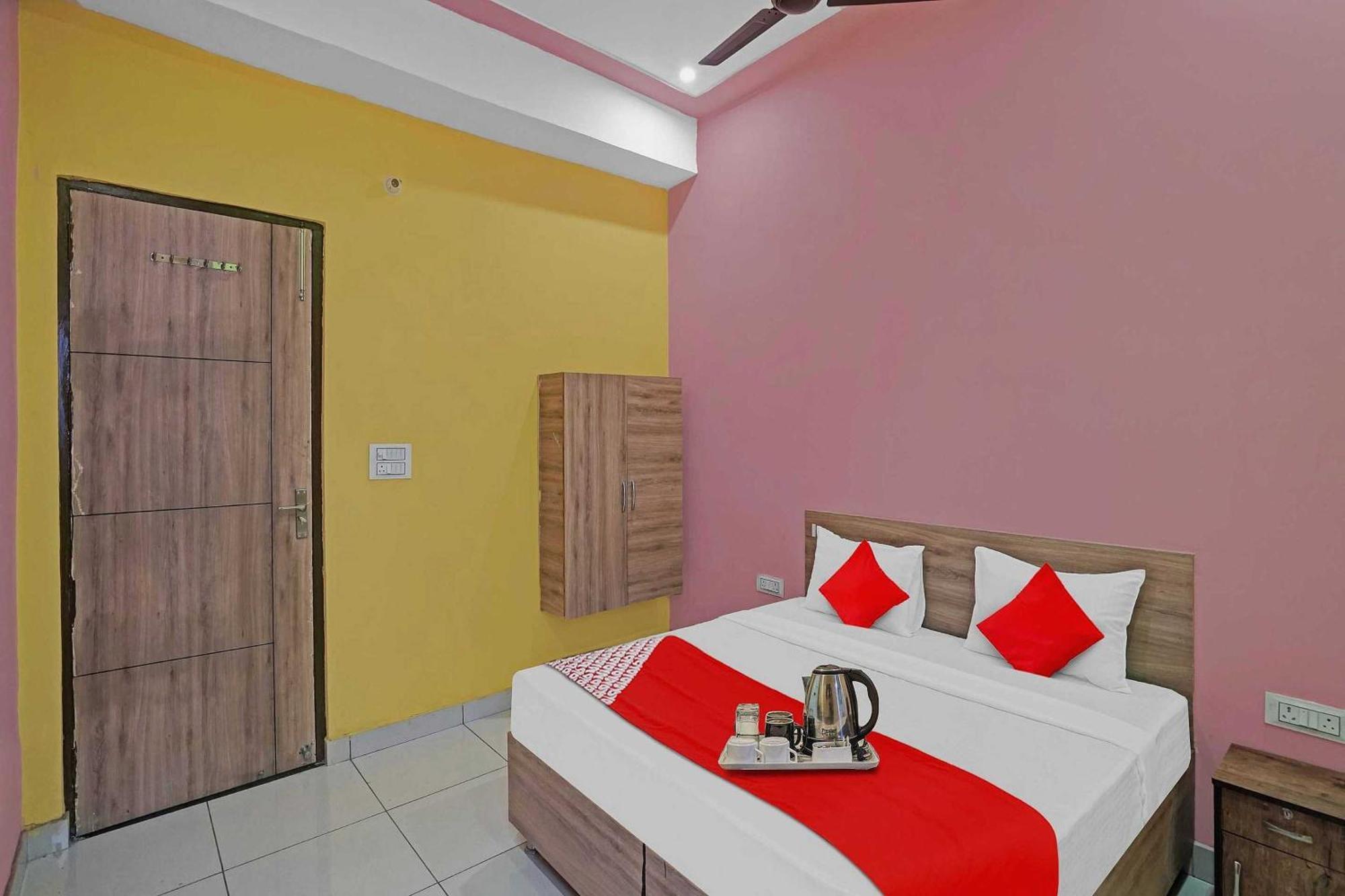 Hotel O Dahleez 诺伊达 外观 照片